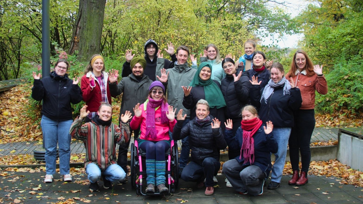 Ein Gruppenbild im Herbstwald